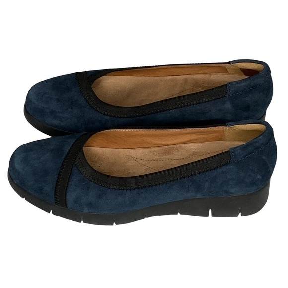 Clarks Artisan blue‎ suede flat with 1 1/4” wedge sole. Size 8.5 runs long. - Picture 2 of 10